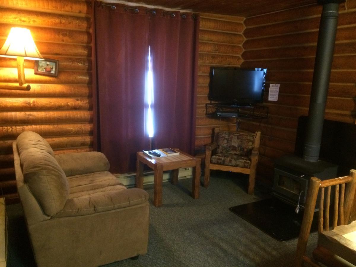 Bakers Narrows Lodge And Conference Center Flin Flon Esterno foto