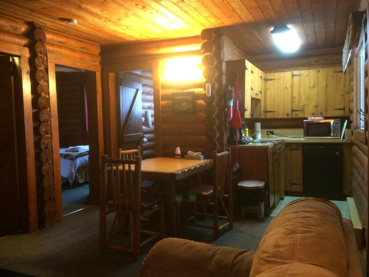 Bakers Narrows Lodge And Conference Center Flin Flon Esterno foto